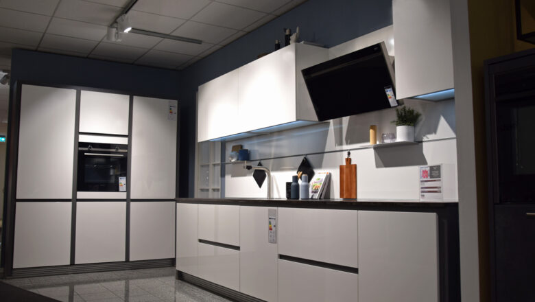 Weiße Küche in München bei PLANA Küchenstudio