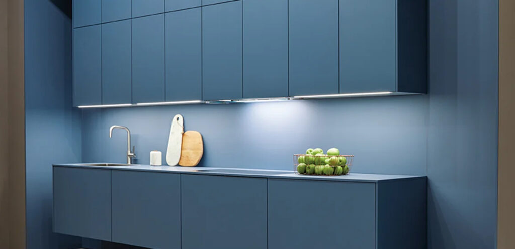 Küchenzeile in blau