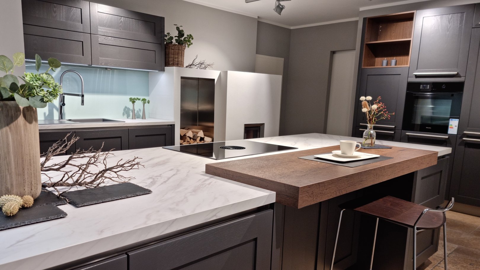 Große Inselküche in Freiburg-Nord