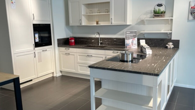 Landhausküche in U-Form