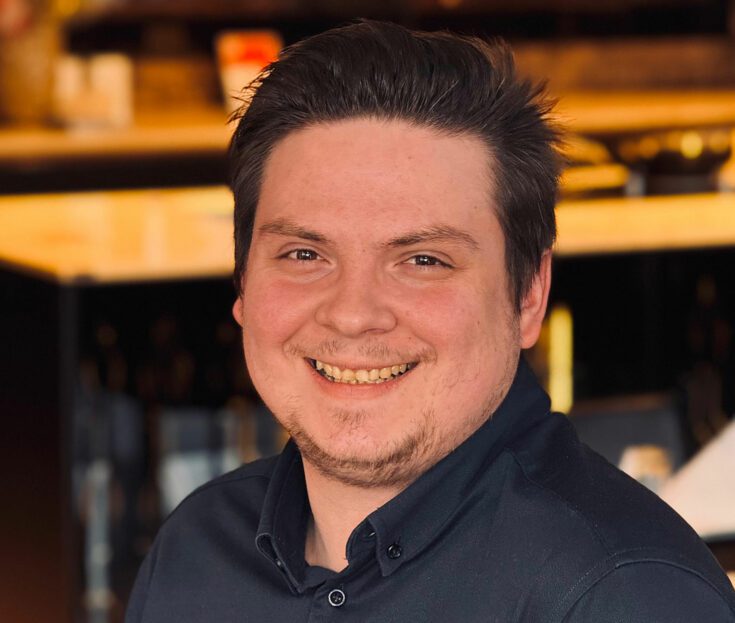 PLANA Ravensburg Mitarbeiter Denis Becker, Auftragsbearbeitung