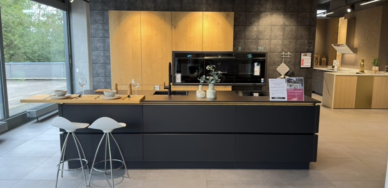 Traumhaft schöne Design-Küche in Inselform