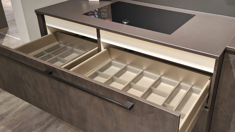 Breite Auszüge und hochwertige Einlagen für Schubkästen