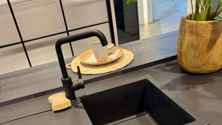 Silgranit-Spüle und Armatur von Franke