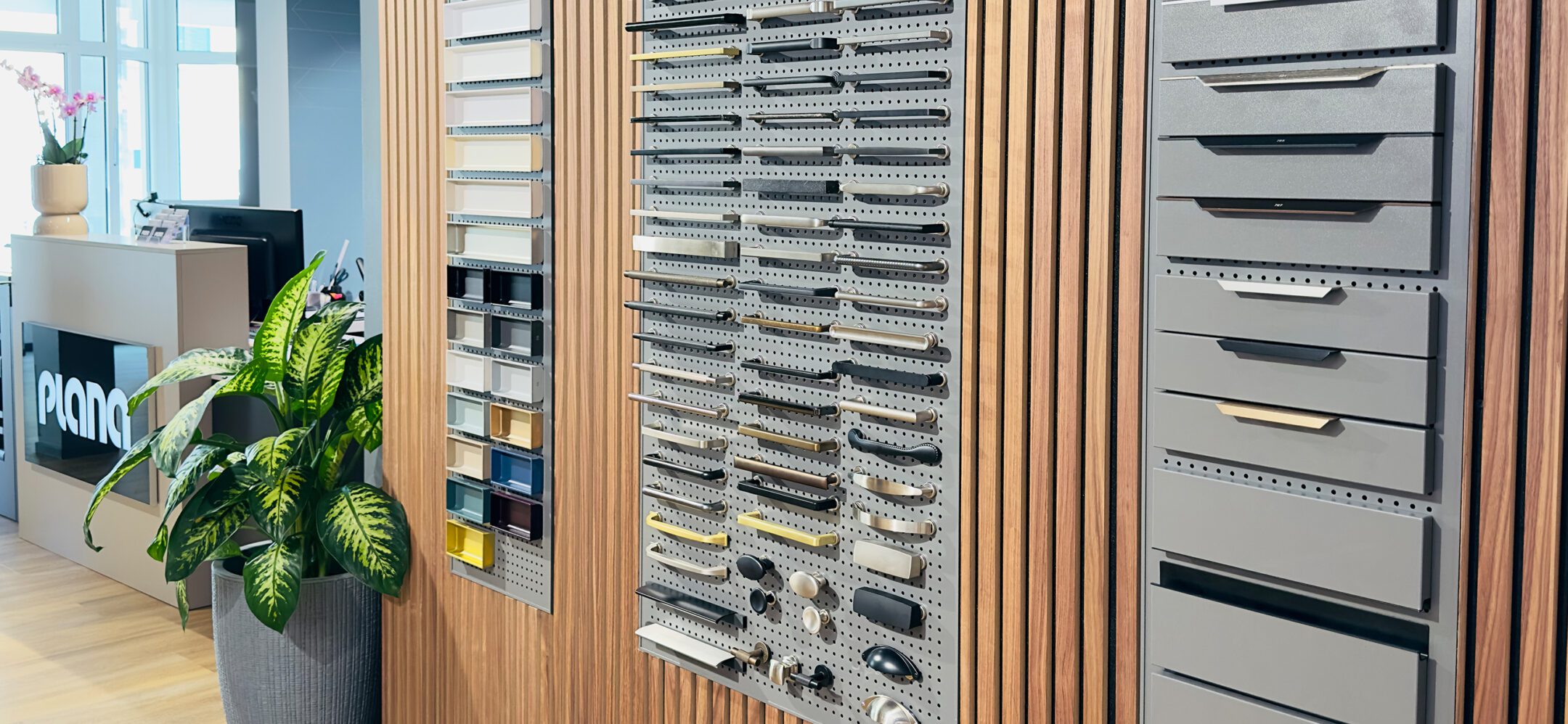 Bemusterungsbereich mit vielen Griffmustern in Sinzheim