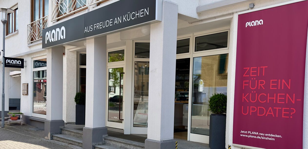 Eingang PLANA Küchenstudio Sinzheim