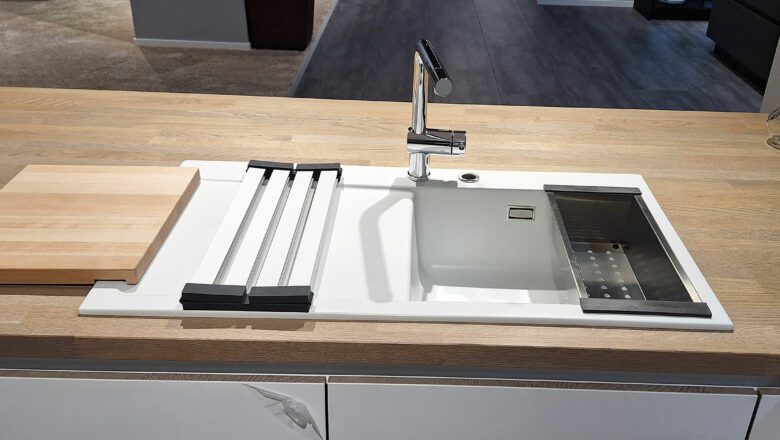 Weißes Keramik-Spülbecken von Systemceram