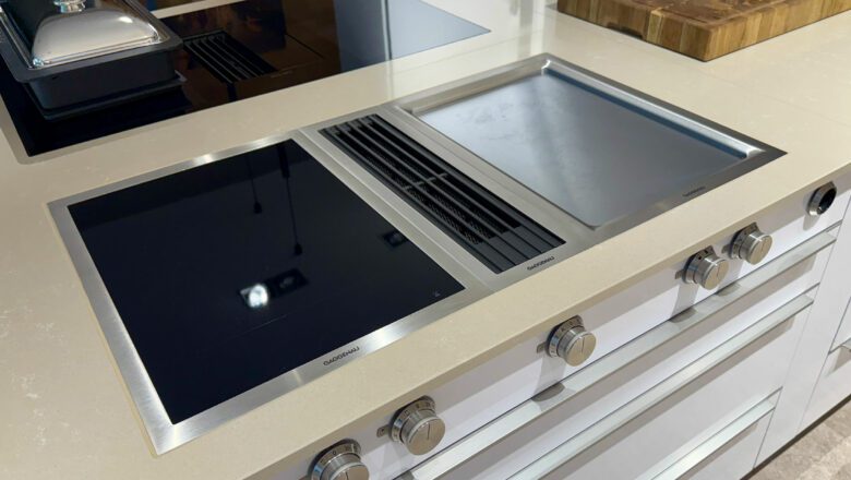 Kochinsel mit Gaggenau-Kochfeld