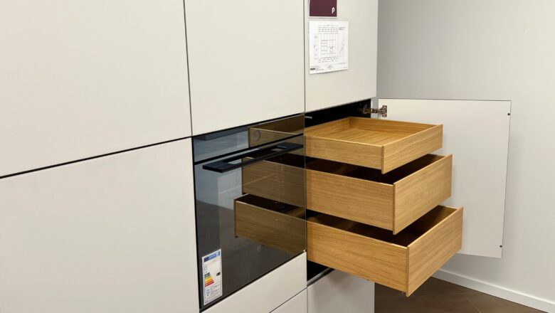 Grifflose Küche mit hochwertigen Schubkästen