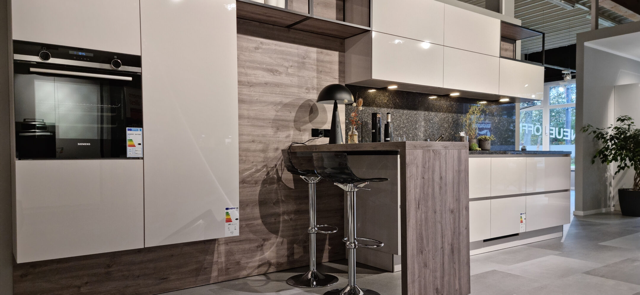 Grifflose weiße Küchenzeile Freiburg