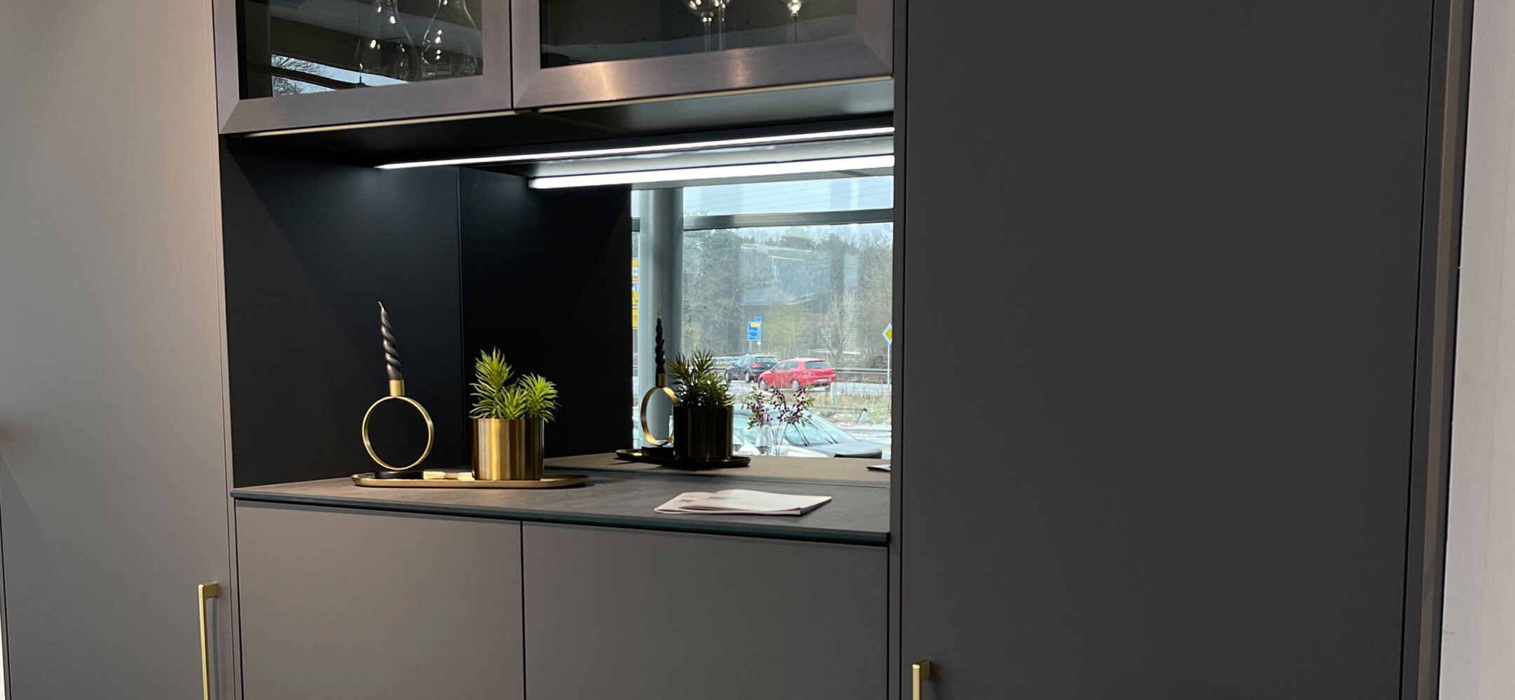 Küchenausstellung Hanau dunkle Fronten