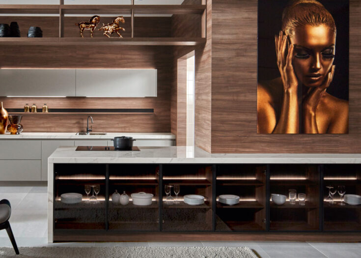 Imposantes Wandbild in Design-Küche