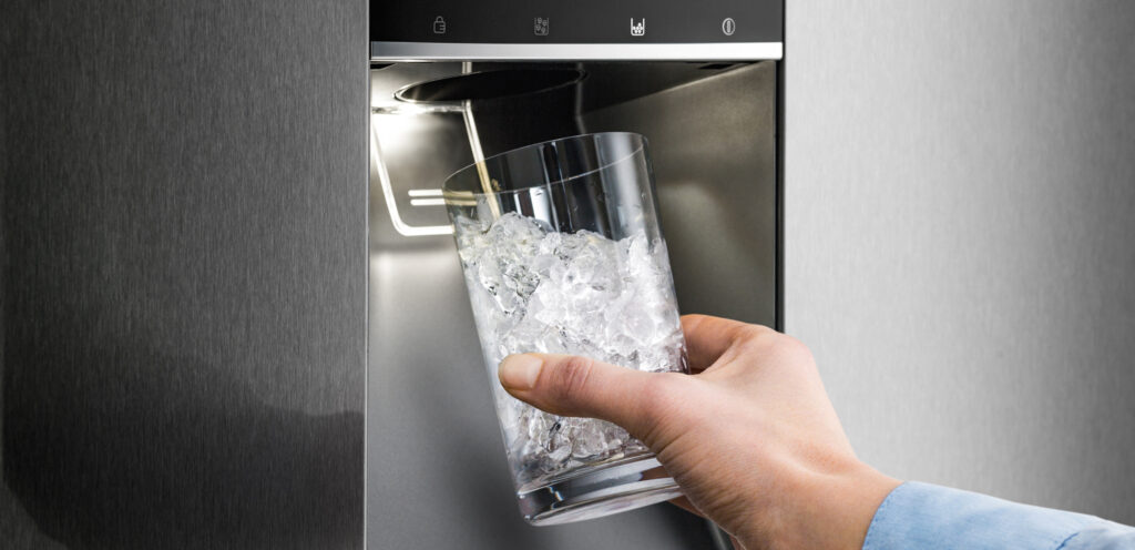 Kühlschrank mit integrierter Eiswürfel-Funktion
