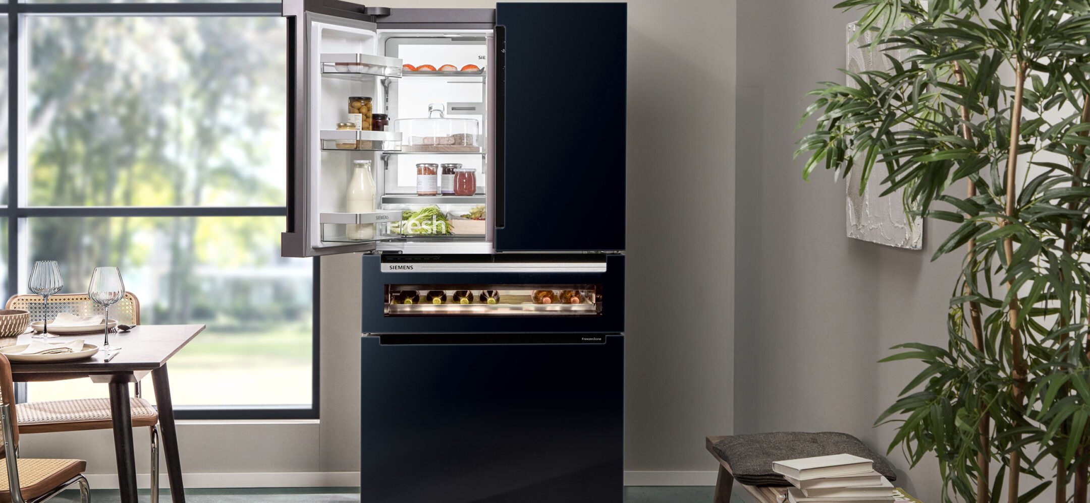 Großer French-Door-Kühlschrank von Siemens inklusive kleinem Weinschrank