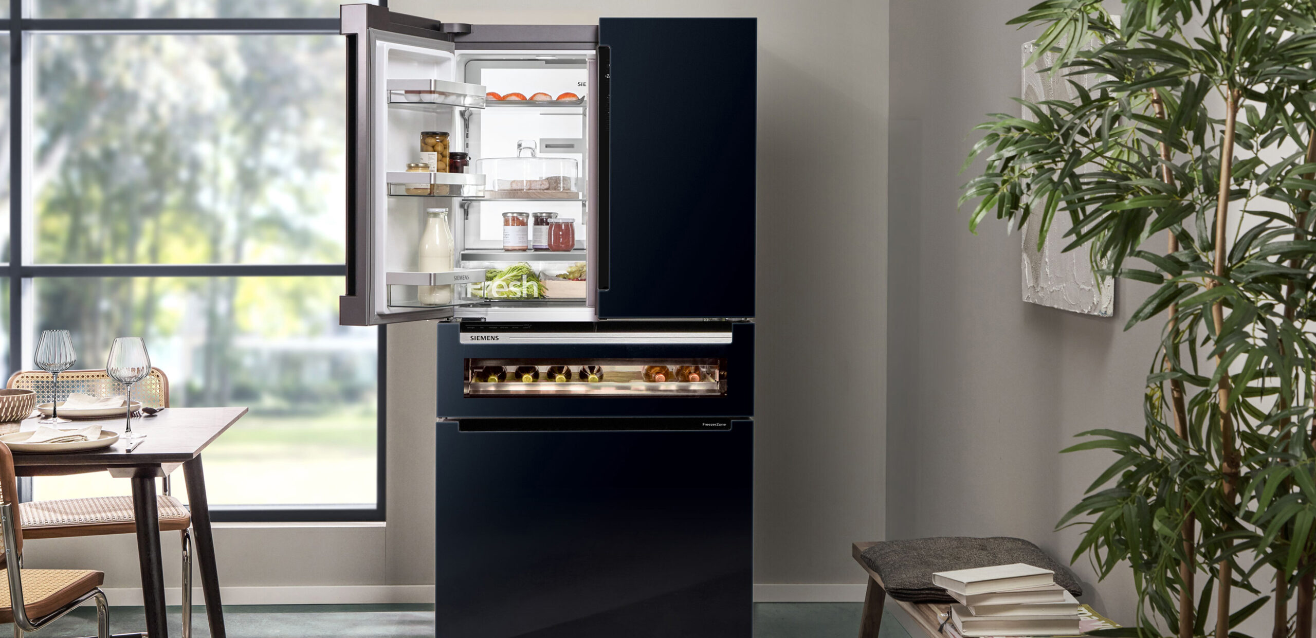 Großer French-Door-Kühlschrank von Siemens inklusive kleinem Weinschrank