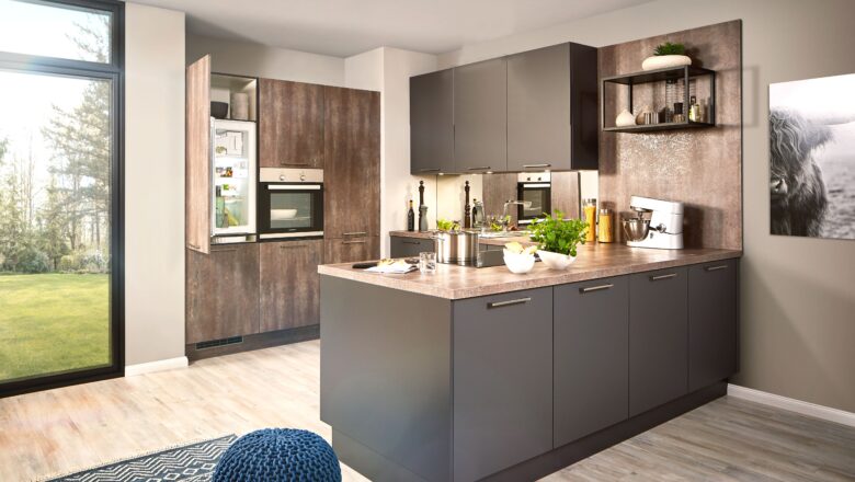 Klassik Küche in U-Form mit viele Stauraum