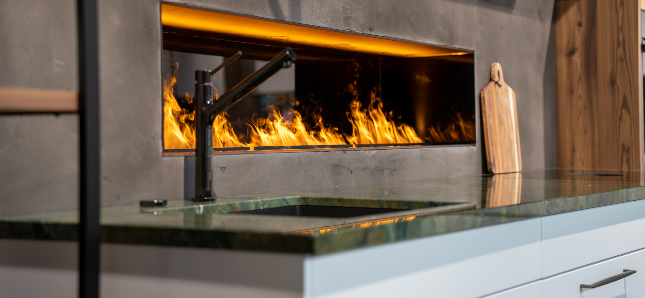 Küchenstudio mit großer Steinarbeitsplattenauswahl