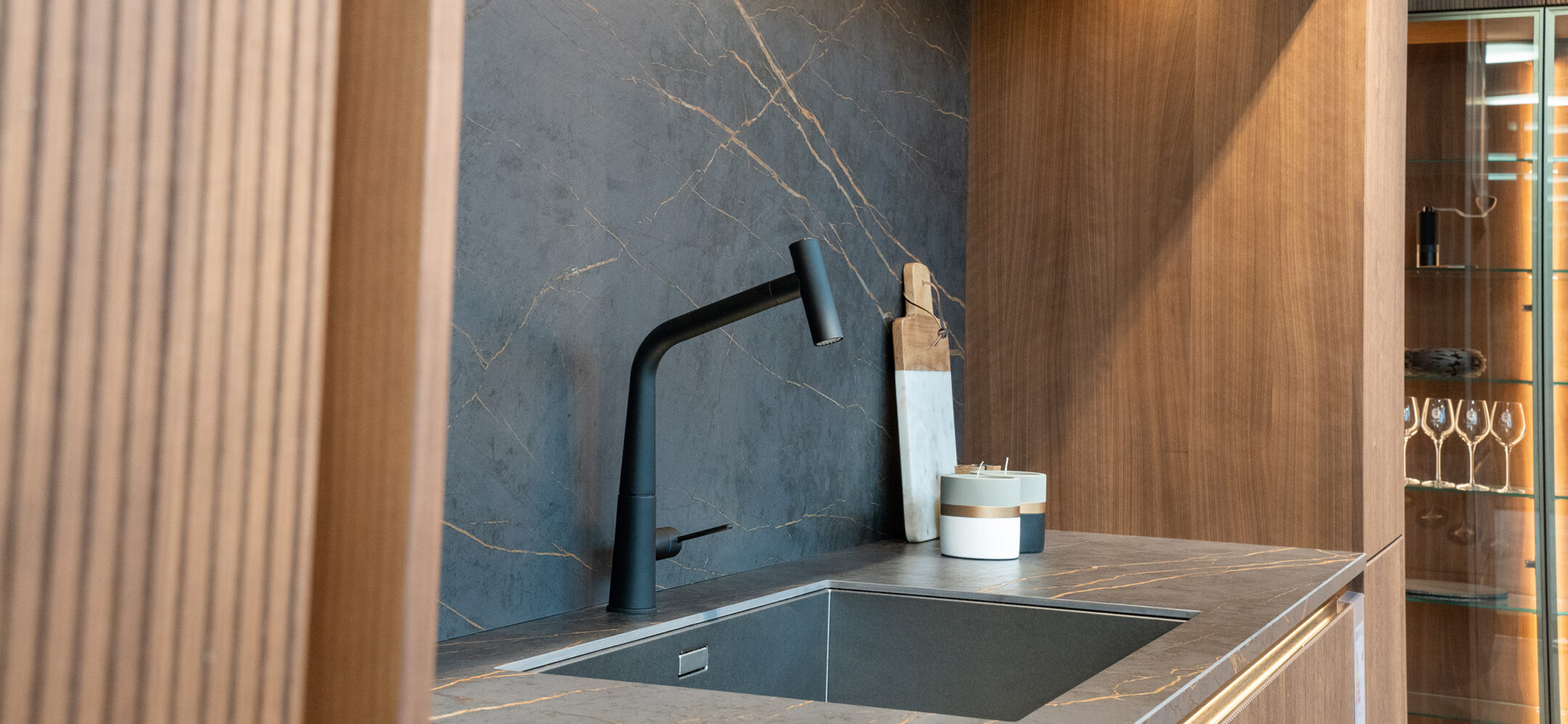 hochwertige Design-Küche bei PLANA-Küchenstudio