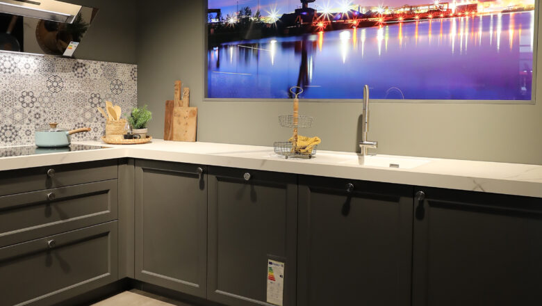 Nürnberg Küchenausstellung grau Landhausstil-Küche