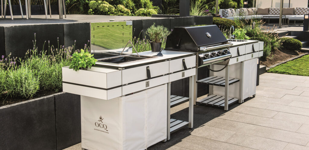 Hochwertige Outdoor-Küche mit imposantem Gasgrill