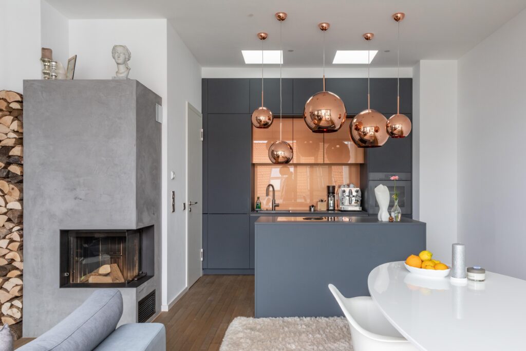 Design-Kundenküche in Darmstadt-Weiterstadt in grau