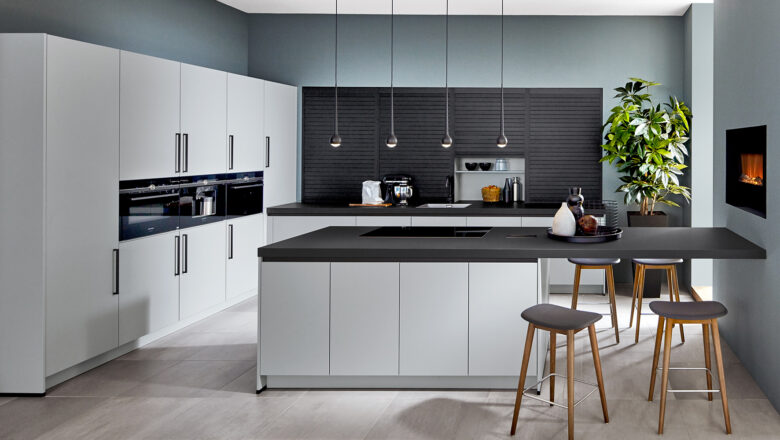 Klassische helle Küche