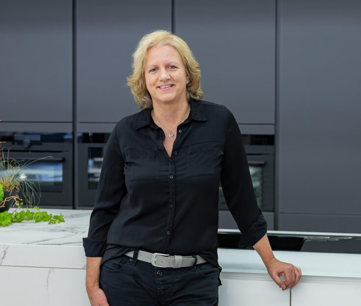 PLANA Küchenausstellung Freiburg-Nord Mitarbeiterin Cordula Boateng