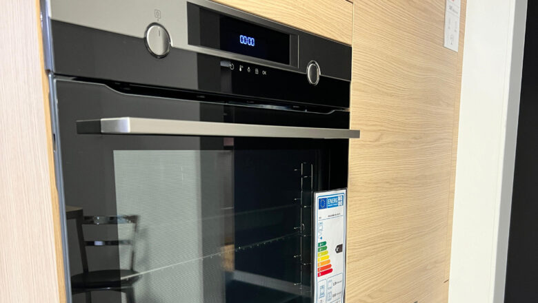 Moderner Backofen von AEG