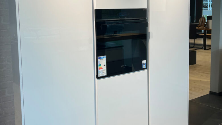 Breite grifflose Hochschränke für jede Menge Stauraum