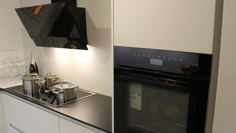Backofen von Miele und Dunstabzug von AEG