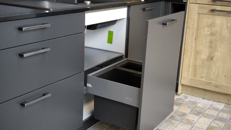 Praktisches Mülltrennsystem und dem Spülbecken