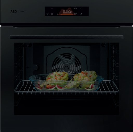 AEG Backofen in schwarz mit Auflaufform und zubereitetem Essen