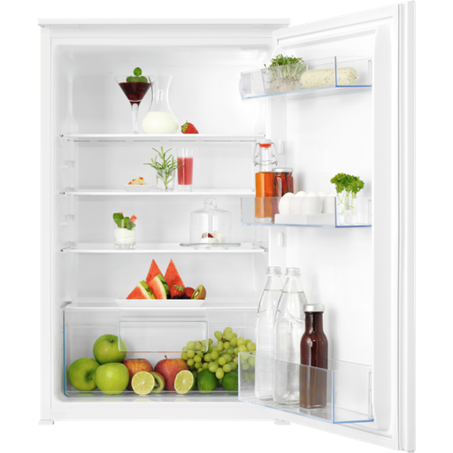 Geöffneter Kühlschrank von AEG mit Obst Gemüse Getränken