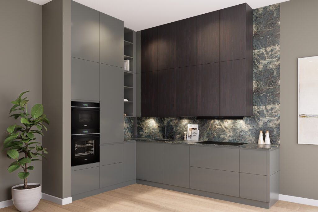 Moderne Eckküche in Mattgrau mit dunklem Holzhängeschrank und dunkelgrüner Marmoroptik.