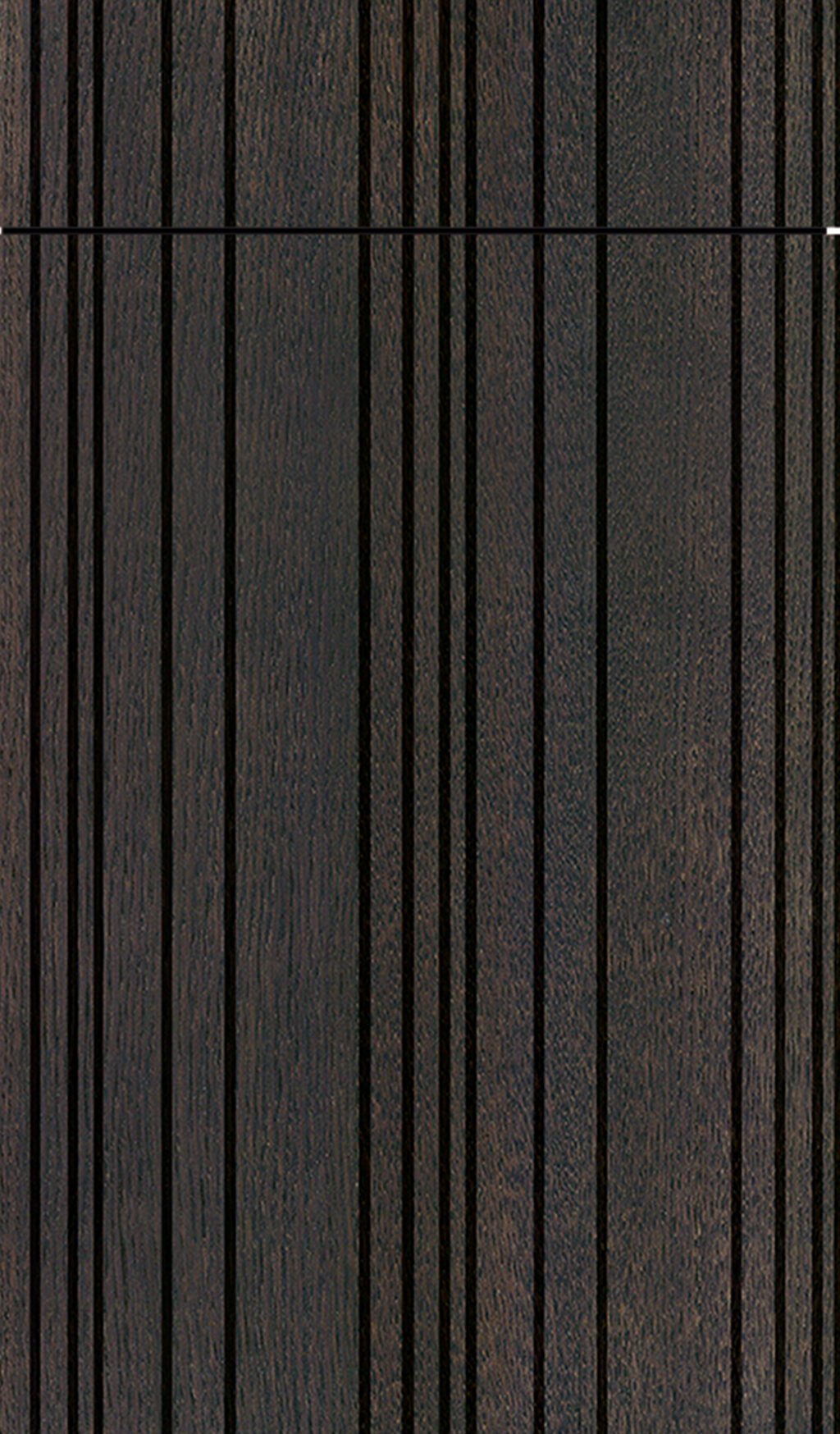Dunkle Holzfront in Eiche Trüffel Optik mit markanten, vertikal verlaufenden Rillen und natürlicher Maserung